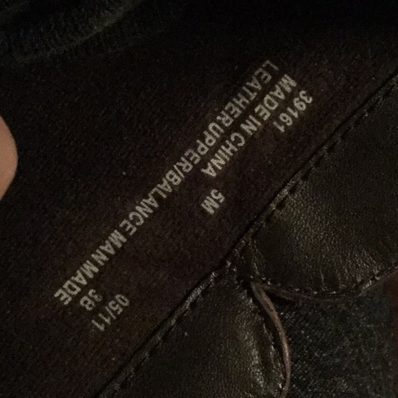 Clark’s Black Bendable Booties 2” heel like New - Picture 7 of 7